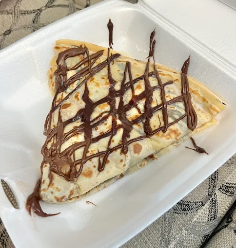 Crepa drizzled with Nutella